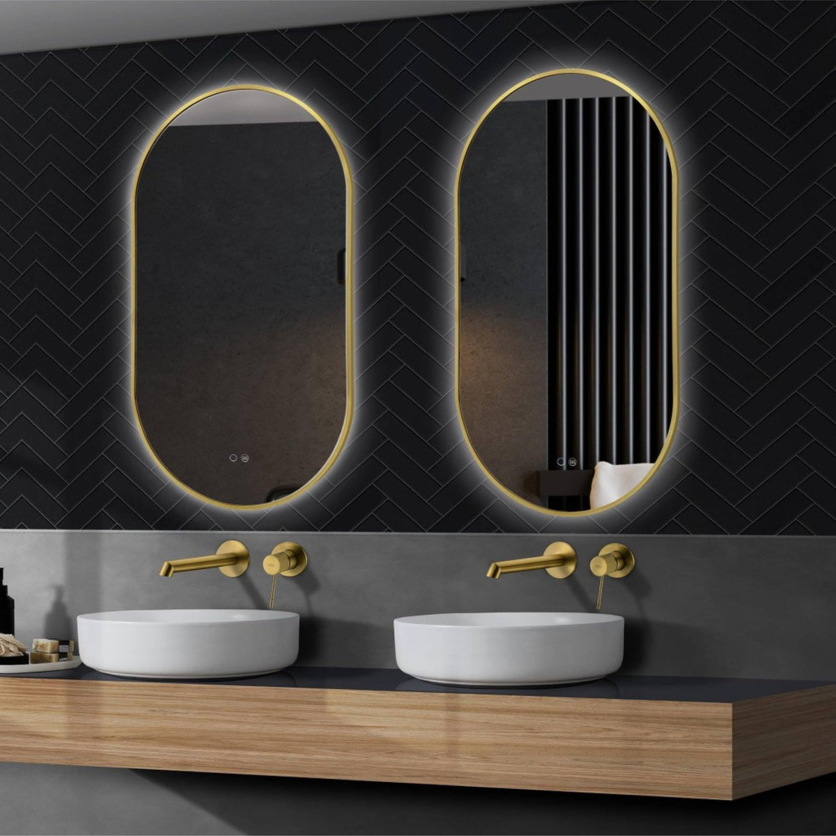 Espejo de baño IMEX Tokio 50x90 cm con luz LED y antivaho en acabado oro cepillado