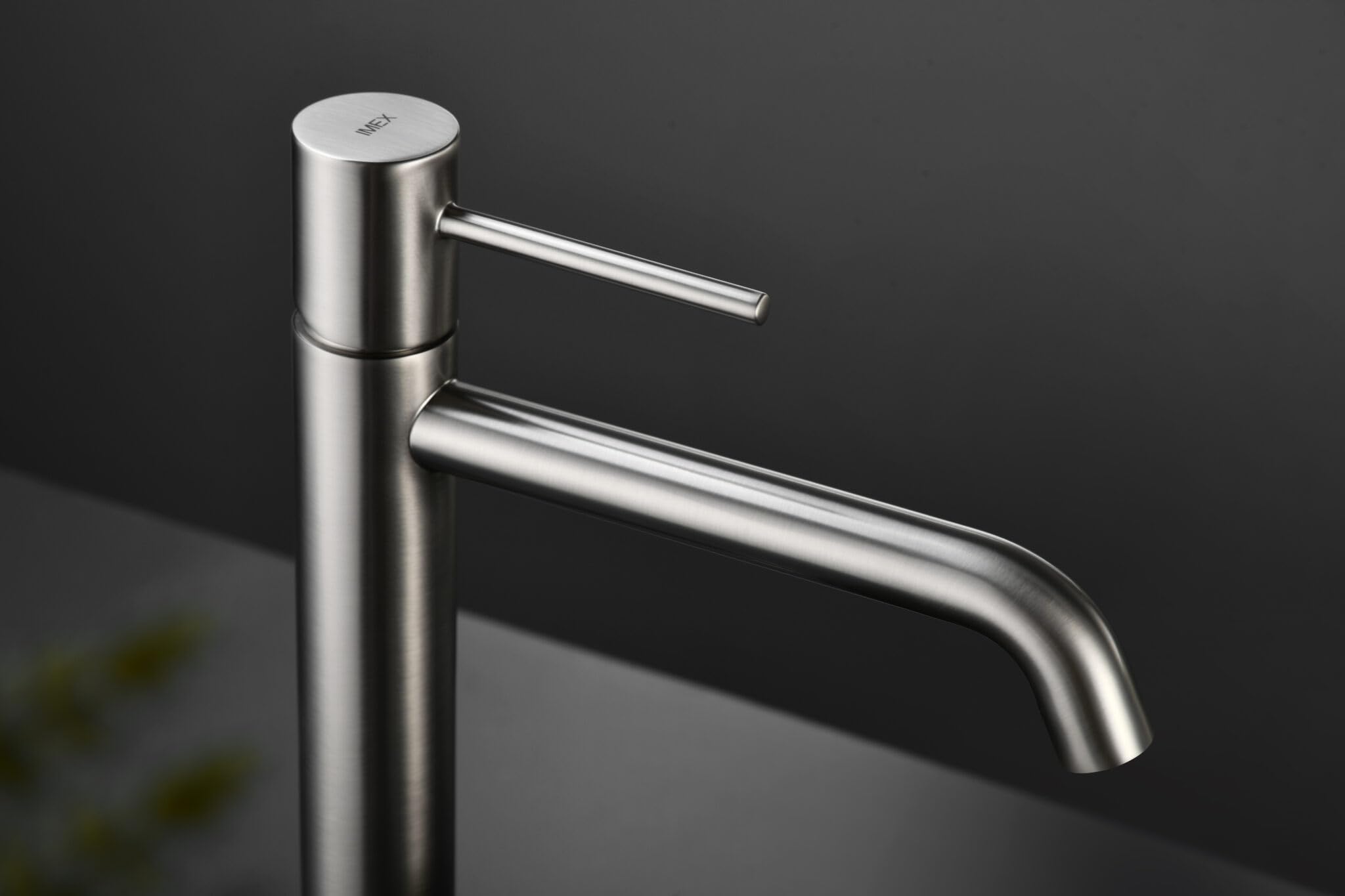 Imex - Grifo Monomando Alto para Lavabo Monza | Níquel cepillado, Cartucho cerámico Ø26 mm, Flexos 3/8”