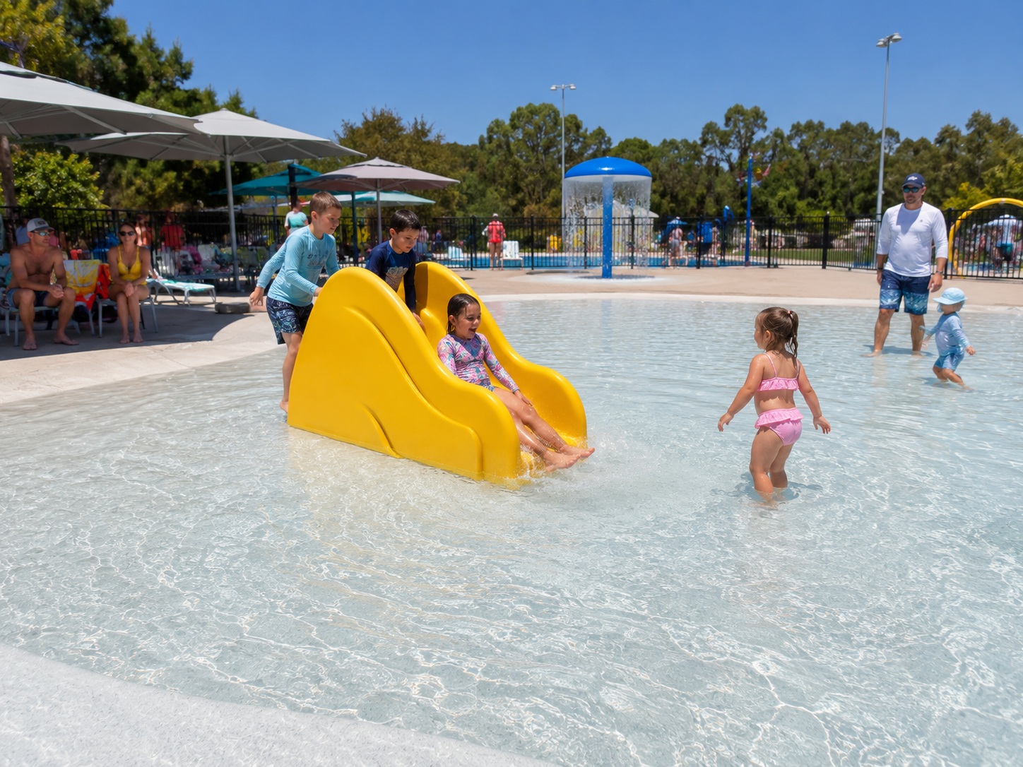 tobogan de piscina pública o comunitaria